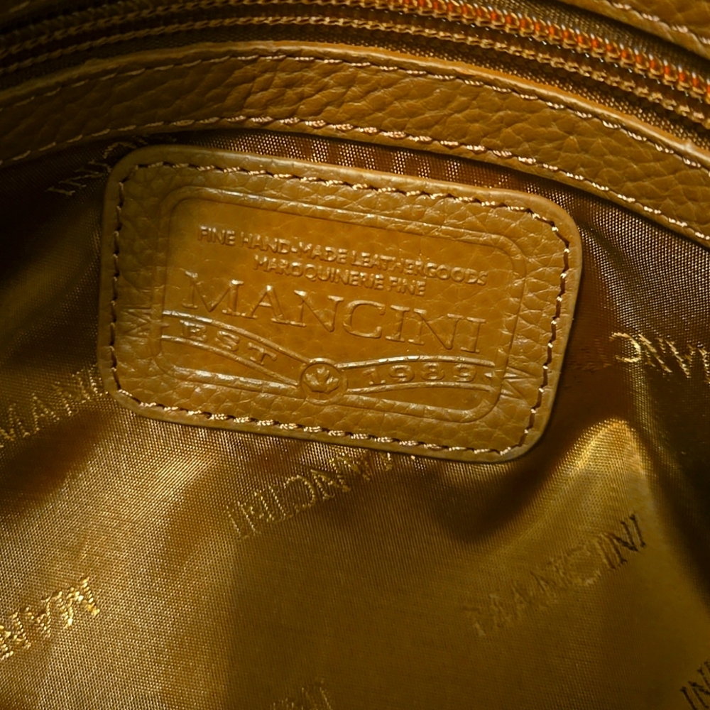 Mancici Amelia Leather Purse With Dust Cover, New - Picture 7 of 10